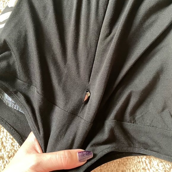 Bebe Mock Neck Print Keyhole Bodysuit - Picture 7 of 7